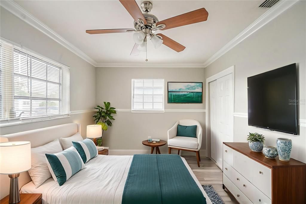 For Sale: $500,000 (3 beds, 2 baths, 1296 Square Feet)