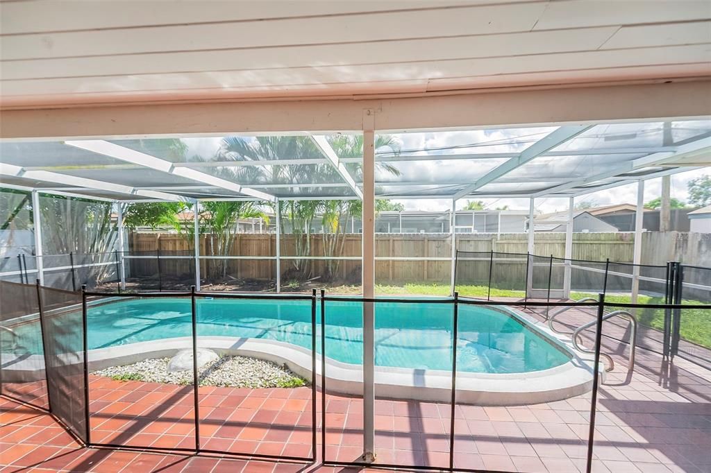 For Sale: $500,000 (3 beds, 2 baths, 1296 Square Feet)