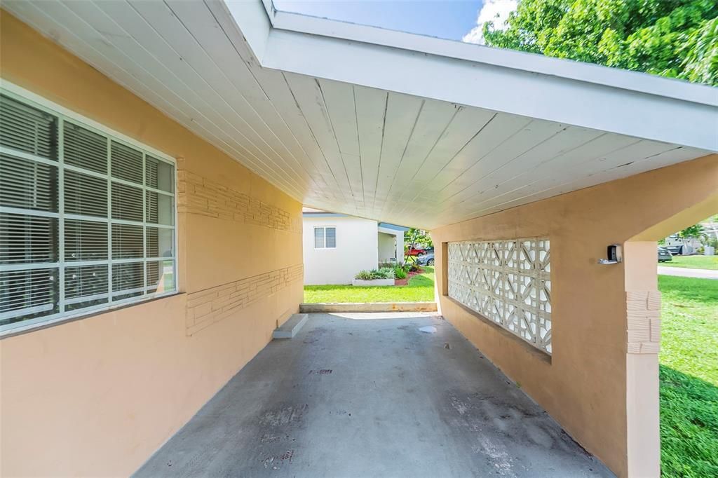 For Sale: $500,000 (3 beds, 2 baths, 1296 Square Feet)