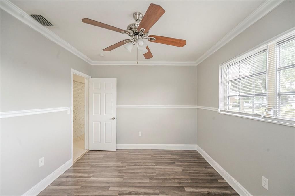 For Sale: $500,000 (3 beds, 2 baths, 1296 Square Feet)