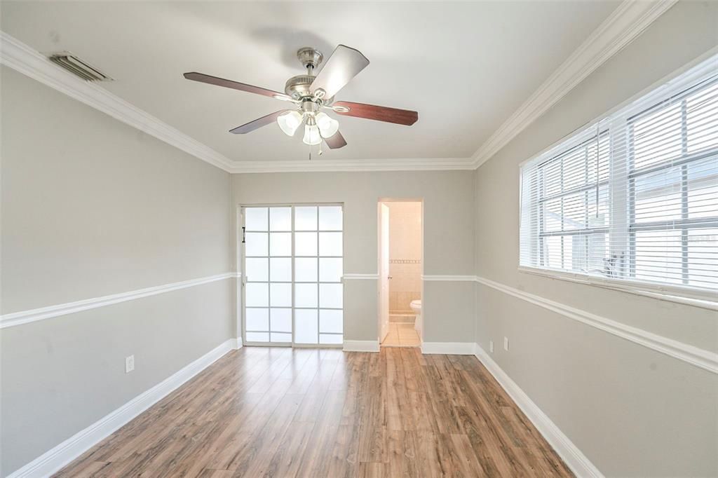 For Sale: $500,000 (3 beds, 2 baths, 1296 Square Feet)