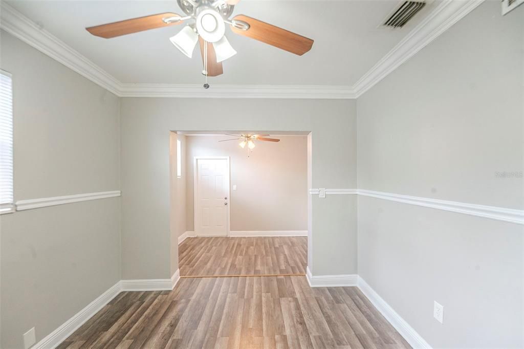 For Sale: $500,000 (3 beds, 2 baths, 1296 Square Feet)