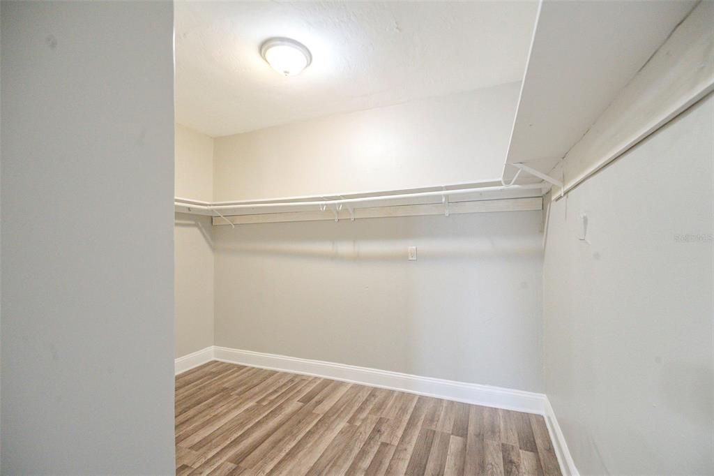 For Sale: $500,000 (3 beds, 2 baths, 1296 Square Feet)