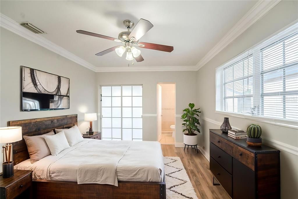 For Sale: $500,000 (3 beds, 2 baths, 1296 Square Feet)