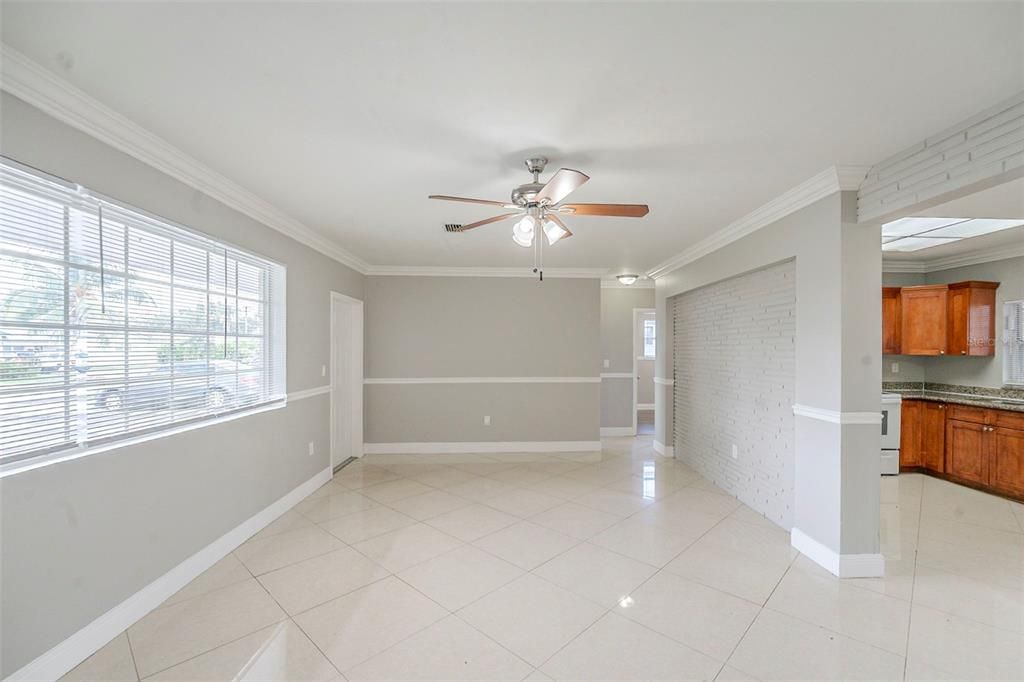 For Sale: $500,000 (3 beds, 2 baths, 1296 Square Feet)