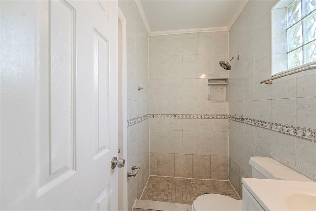 For Sale: $500,000 (3 beds, 2 baths, 1296 Square Feet)