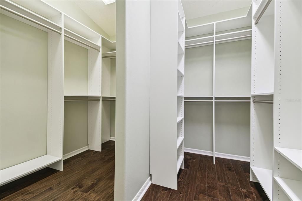 合同活跃: $948,900 (4 贝兹, 3 浴室, 2742 平方英尺)