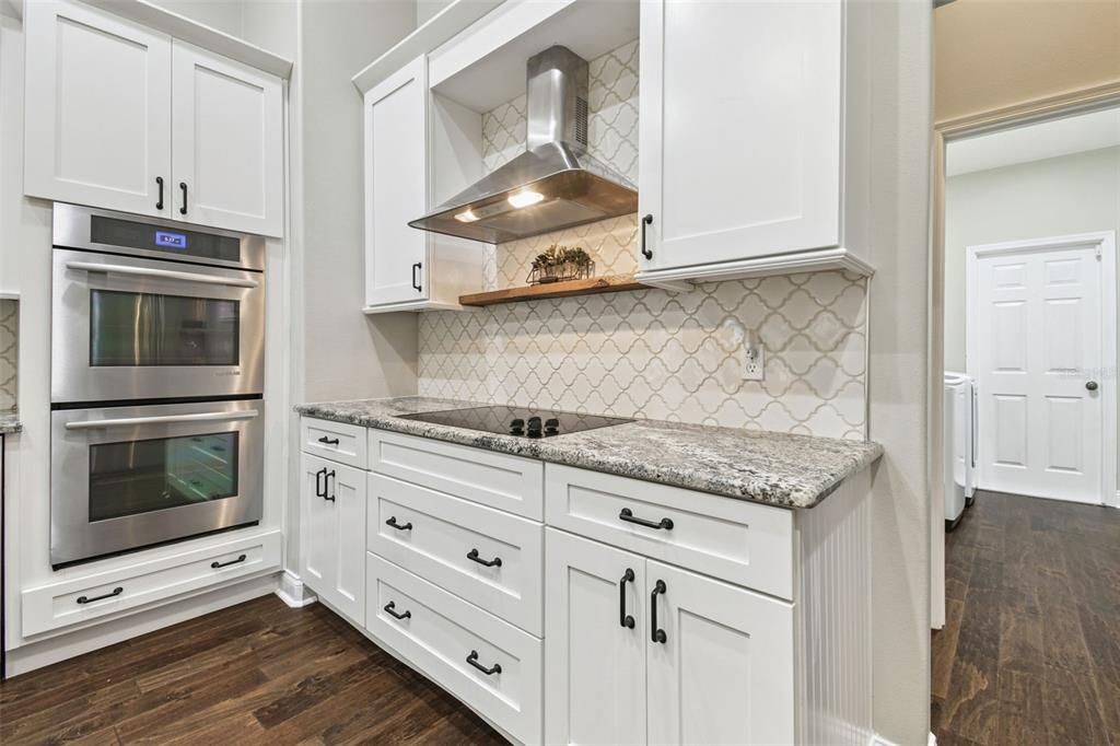 合同活跃: $948,900 (4 贝兹, 3 浴室, 2742 平方英尺)