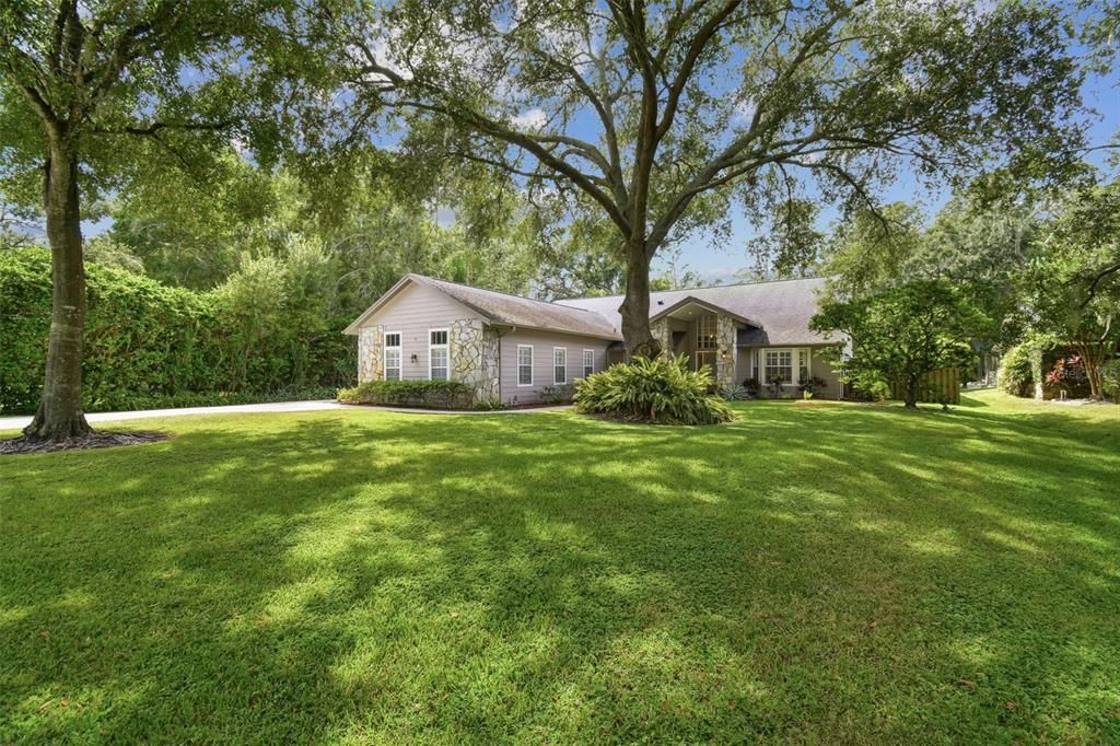 合同活跃: $948,900 (4 贝兹, 3 浴室, 2742 平方英尺)