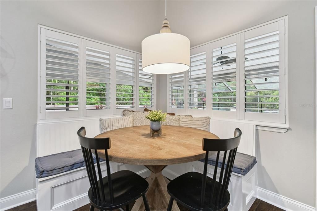 合同活跃: $948,900 (4 贝兹, 3 浴室, 2742 平方英尺)