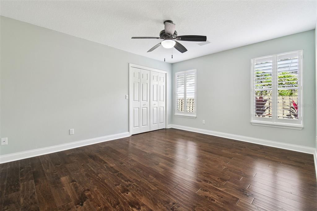 合同活跃: $948,900 (4 贝兹, 3 浴室, 2742 平方英尺)