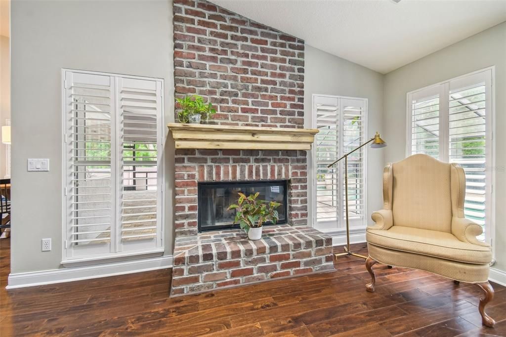 合同活跃: $948,900 (4 贝兹, 3 浴室, 2742 平方英尺)