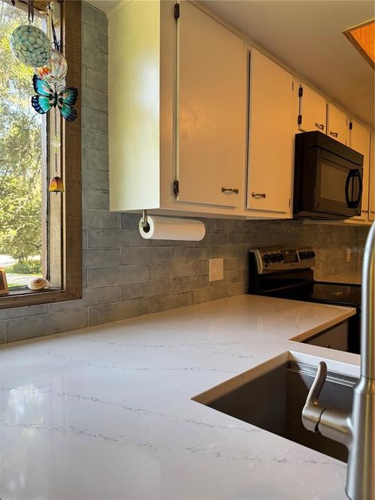 待售: $209,900 (2 贝兹, 2 浴室, 1056 平方英尺)