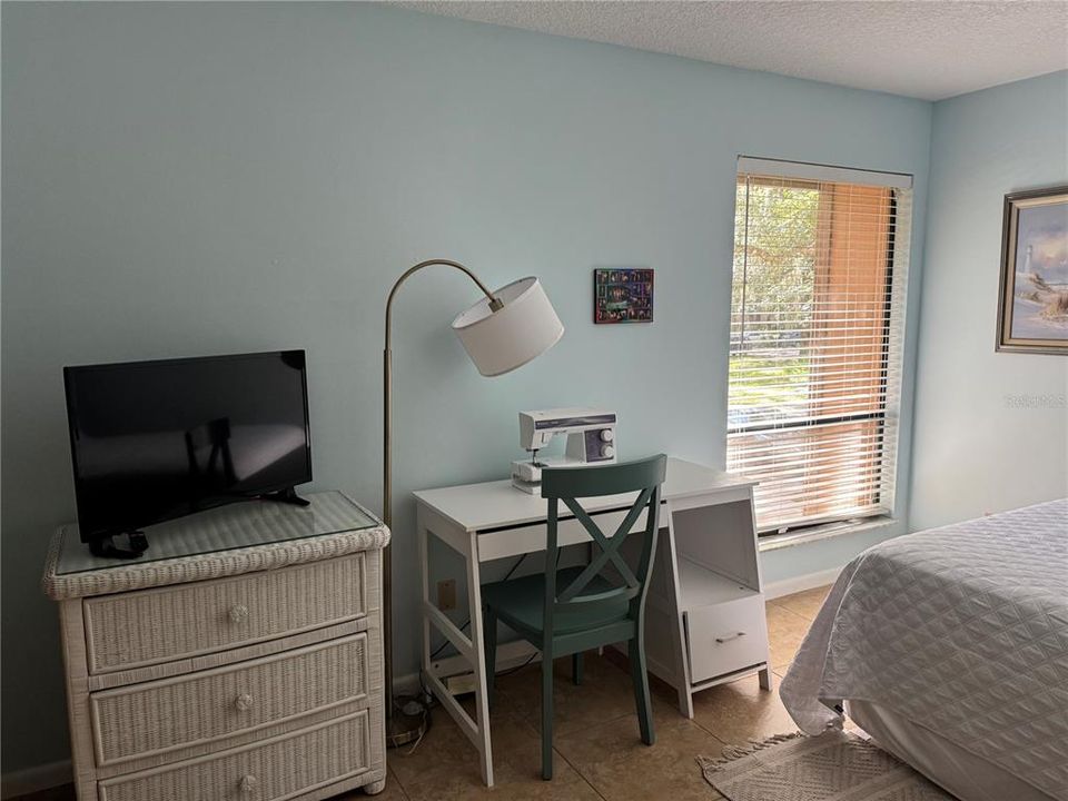 待售: $209,900 (2 贝兹, 2 浴室, 1056 平方英尺)