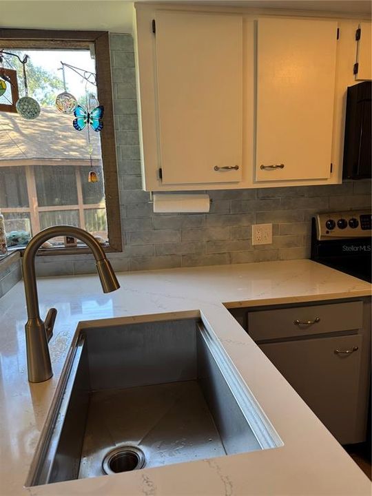 待售: $209,900 (2 贝兹, 2 浴室, 1056 平方英尺)