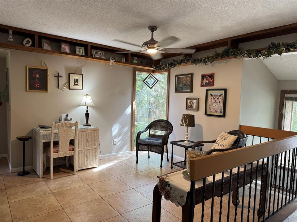 待售: $209,900 (2 贝兹, 2 浴室, 1056 平方英尺)