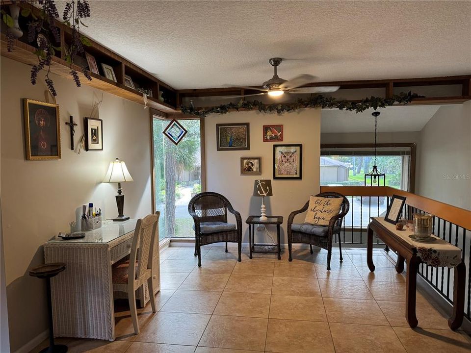 待售: $209,900 (2 贝兹, 2 浴室, 1056 平方英尺)