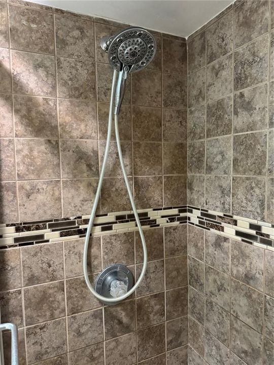 待售: $209,900 (2 贝兹, 2 浴室, 1056 平方英尺)