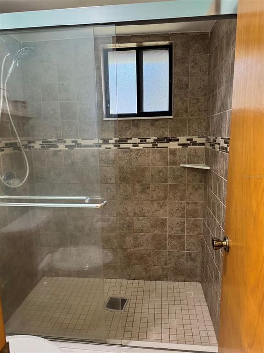 待售: $209,900 (2 贝兹, 2 浴室, 1056 平方英尺)