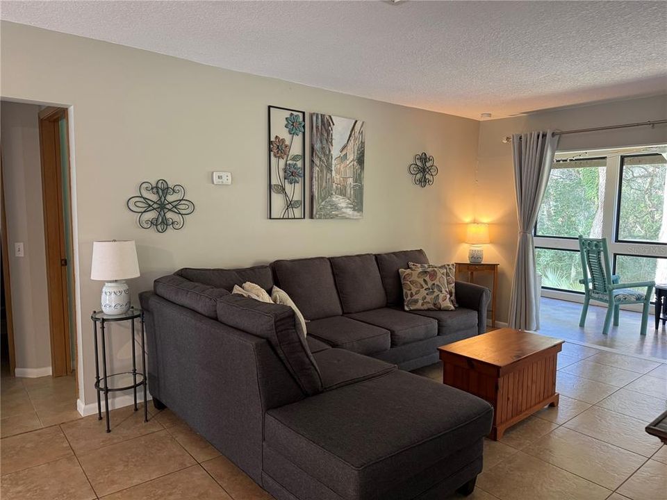 待售: $209,900 (2 贝兹, 2 浴室, 1056 平方英尺)