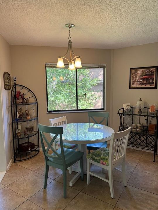 待售: $209,900 (2 贝兹, 2 浴室, 1056 平方英尺)