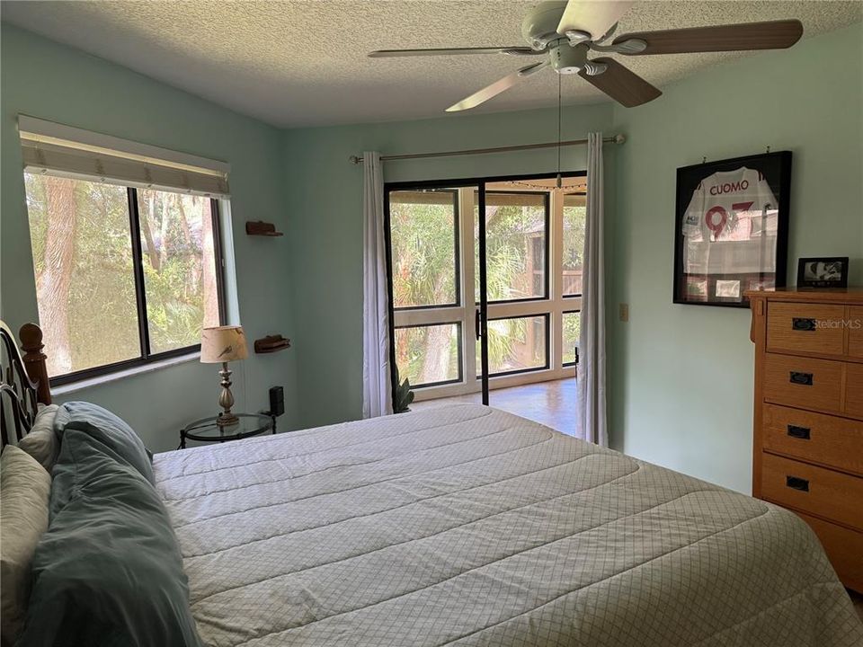 待售: $209,900 (2 贝兹, 2 浴室, 1056 平方英尺)