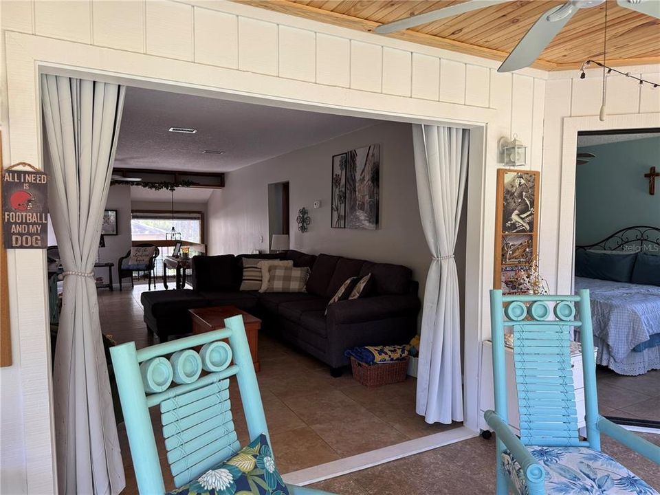 待售: $209,900 (2 贝兹, 2 浴室, 1056 平方英尺)