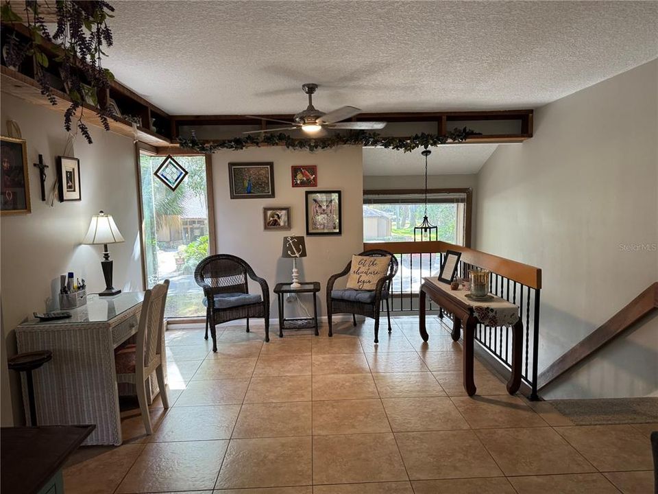 待售: $209,900 (2 贝兹, 2 浴室, 1056 平方英尺)