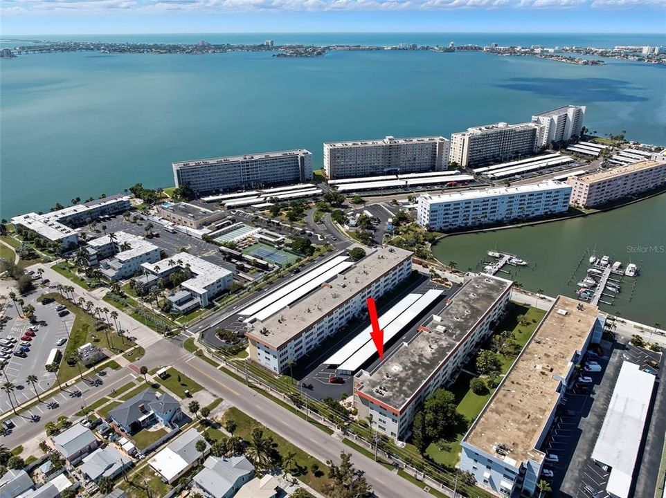 На продажу: $235,000 (2 спален, 2 ванн, 1250 Квадратных фут)