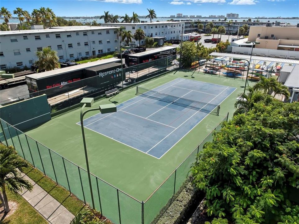 На продажу: $235,000 (2 спален, 2 ванн, 1250 Квадратных фут)