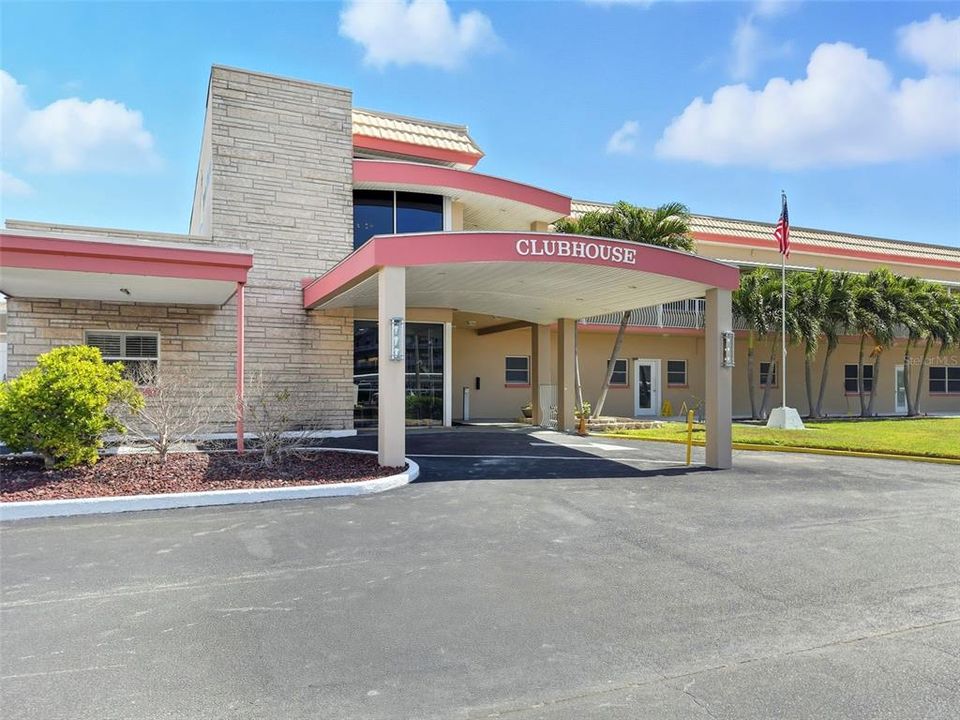 На продажу: $235,000 (2 спален, 2 ванн, 1250 Квадратных фут)