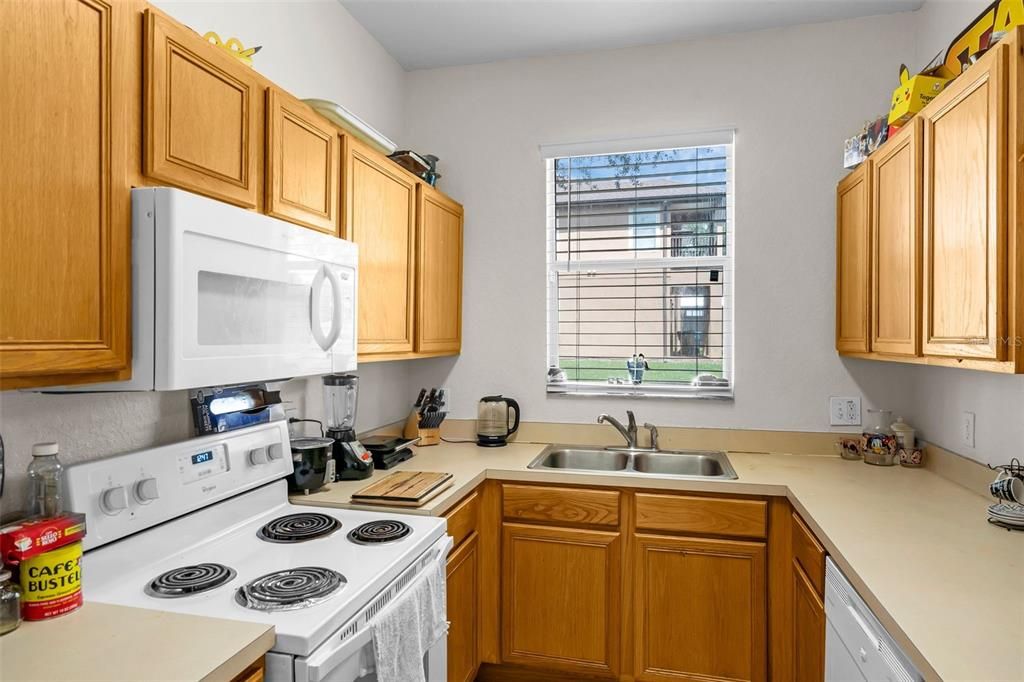 For Sale: $229,000 (4 beds, 3 baths, 1492 Square Feet)