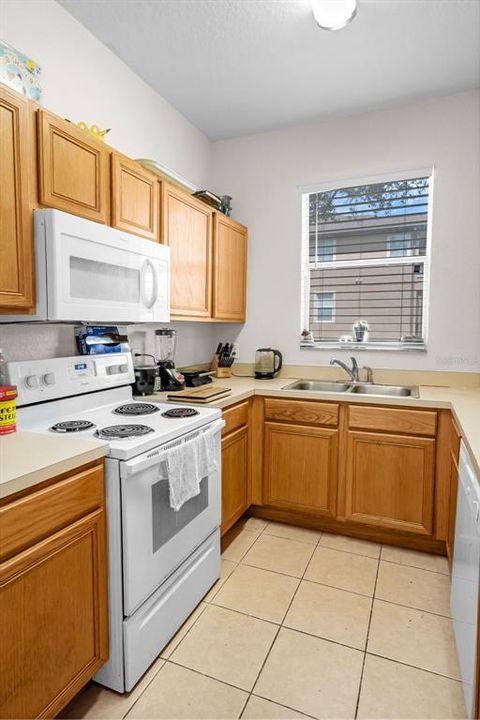 For Sale: $229,000 (4 beds, 3 baths, 1492 Square Feet)