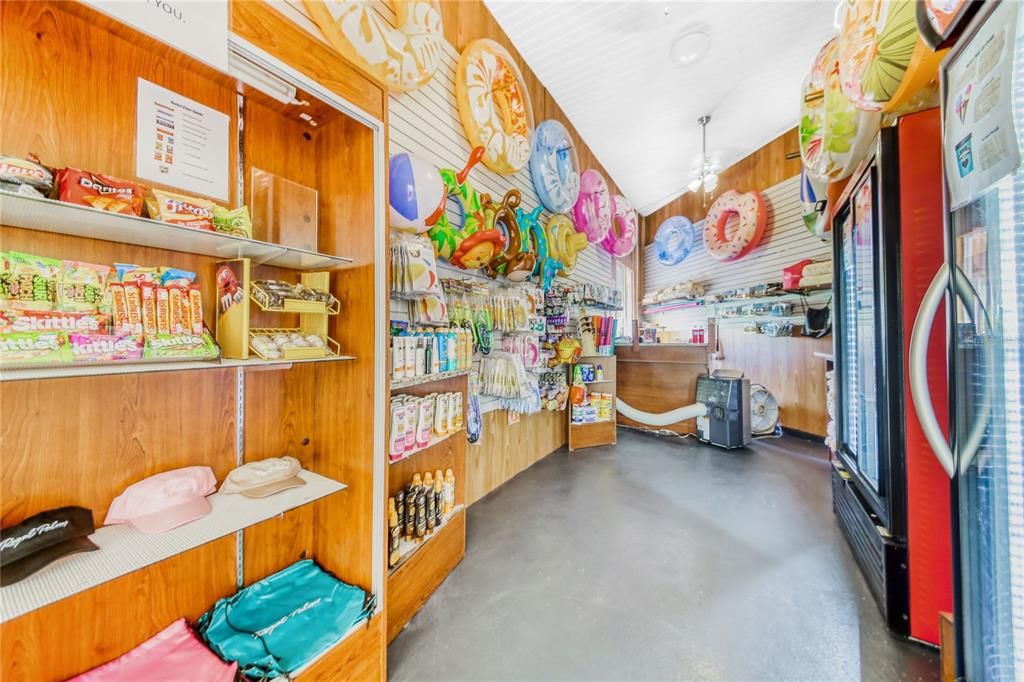 For Sale: $229,000 (4 beds, 3 baths, 1492 Square Feet)