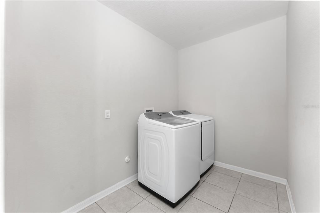 На продажу: $350,000 (3 спален, 2 ванн, 1606 Квадратных фут)