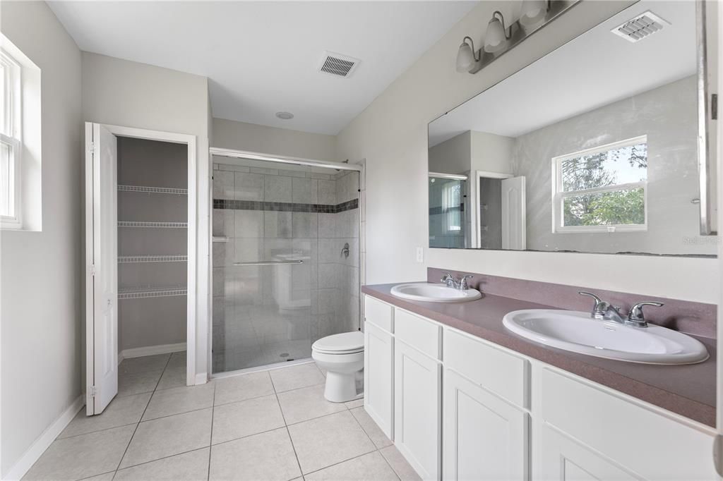 На продажу: $350,000 (3 спален, 2 ванн, 1606 Квадратных фут)