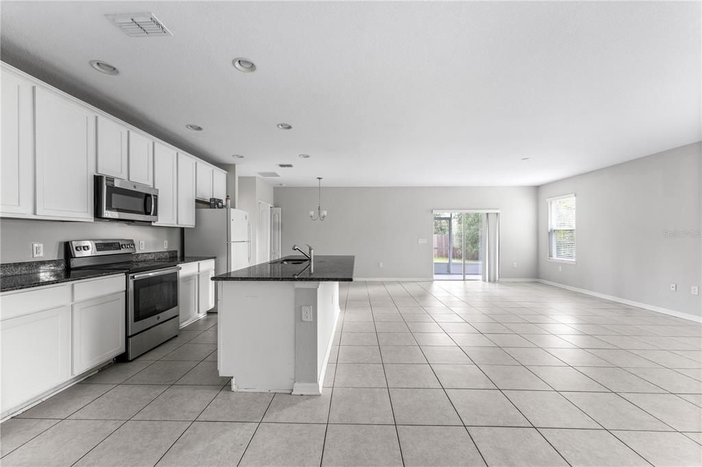 На продажу: $350,000 (3 спален, 2 ванн, 1606 Квадратных фут)