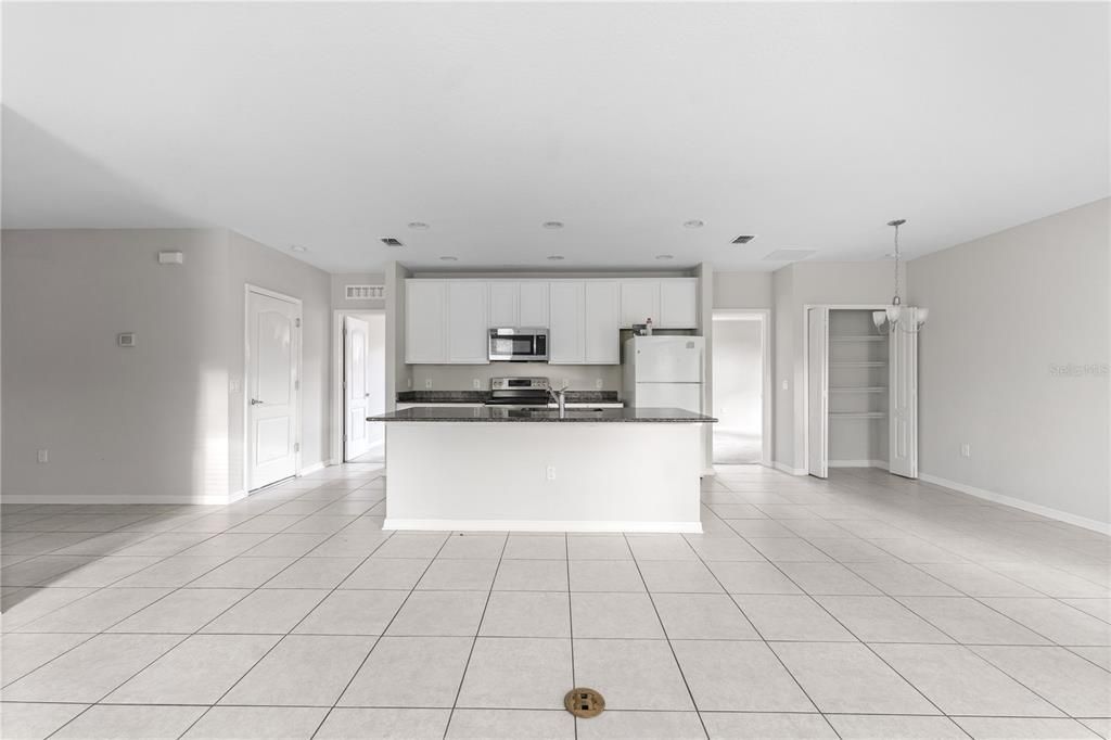 На продажу: $350,000 (3 спален, 2 ванн, 1606 Квадратных фут)