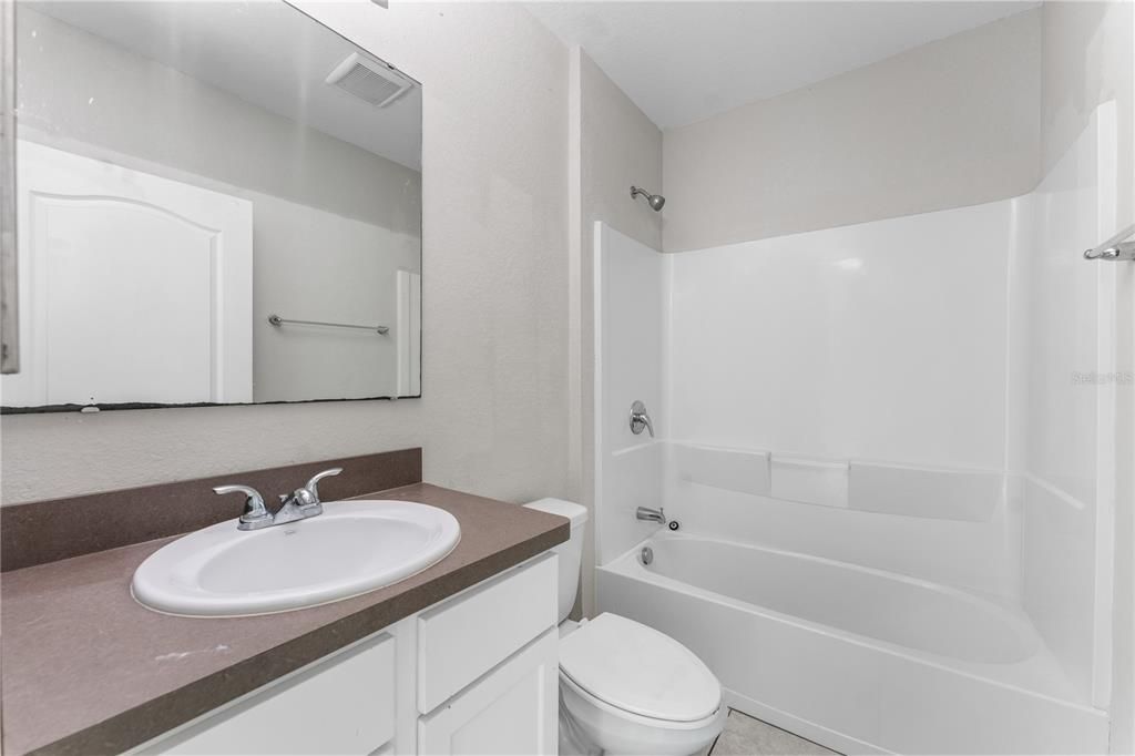 На продажу: $350,000 (3 спален, 2 ванн, 1606 Квадратных фут)