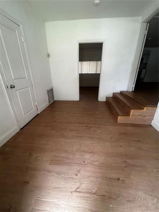 На продажу: $285,000 (3 спален, 1 ванн, 1204 Квадратных фут)