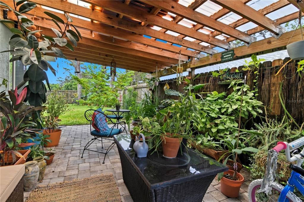 合同活跃: $360,000 (3 贝兹, 2 浴室, 1470 平方英尺)