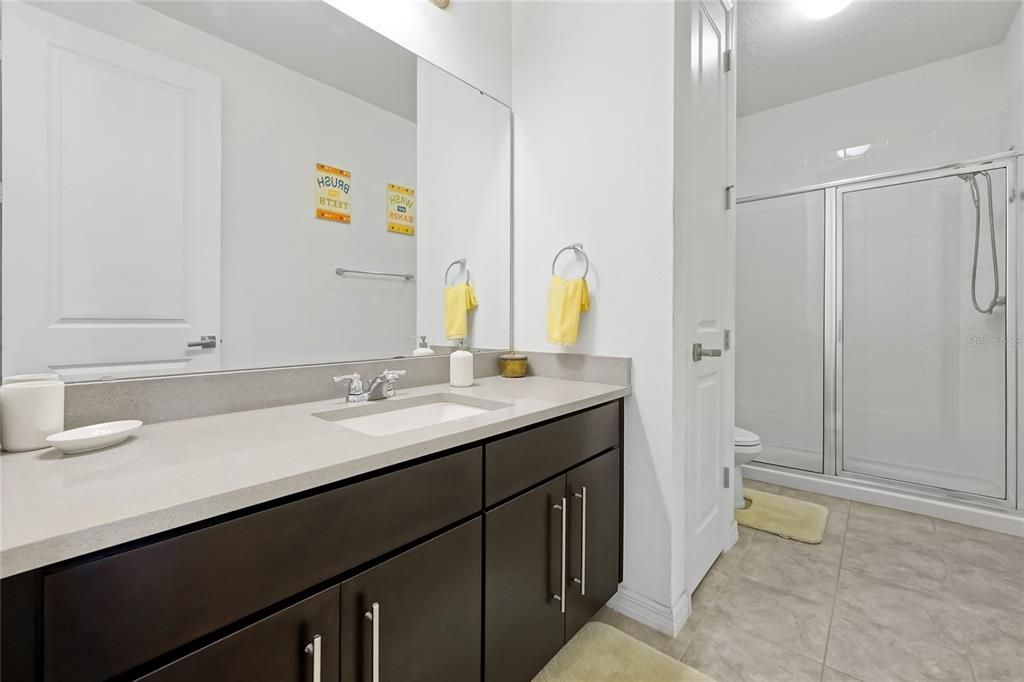 En Venta: $1,150,000 (7 camas, 5 baños, 5075 Pies cuadrados)