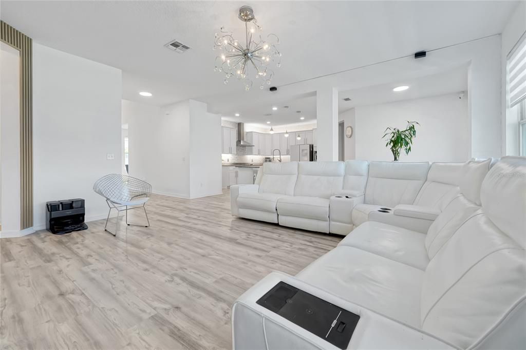 En Venta: $1,150,000 (7 camas, 5 baños, 5075 Pies cuadrados)