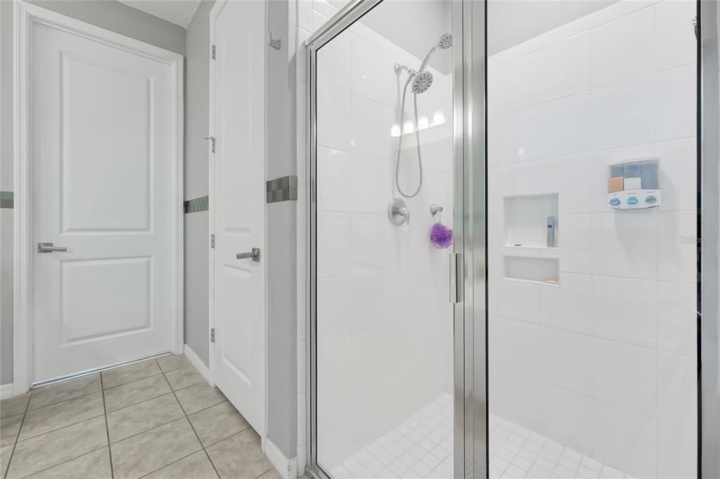 En Venta: $1,150,000 (7 camas, 5 baños, 5075 Pies cuadrados)