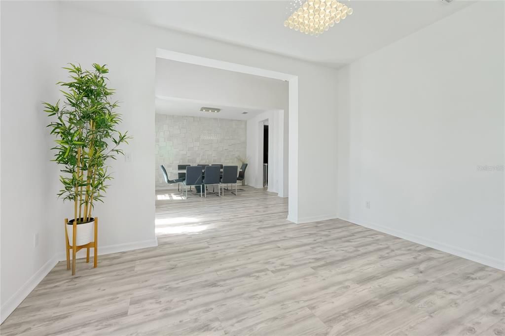 En Venta: $1,150,000 (7 camas, 5 baños, 5075 Pies cuadrados)