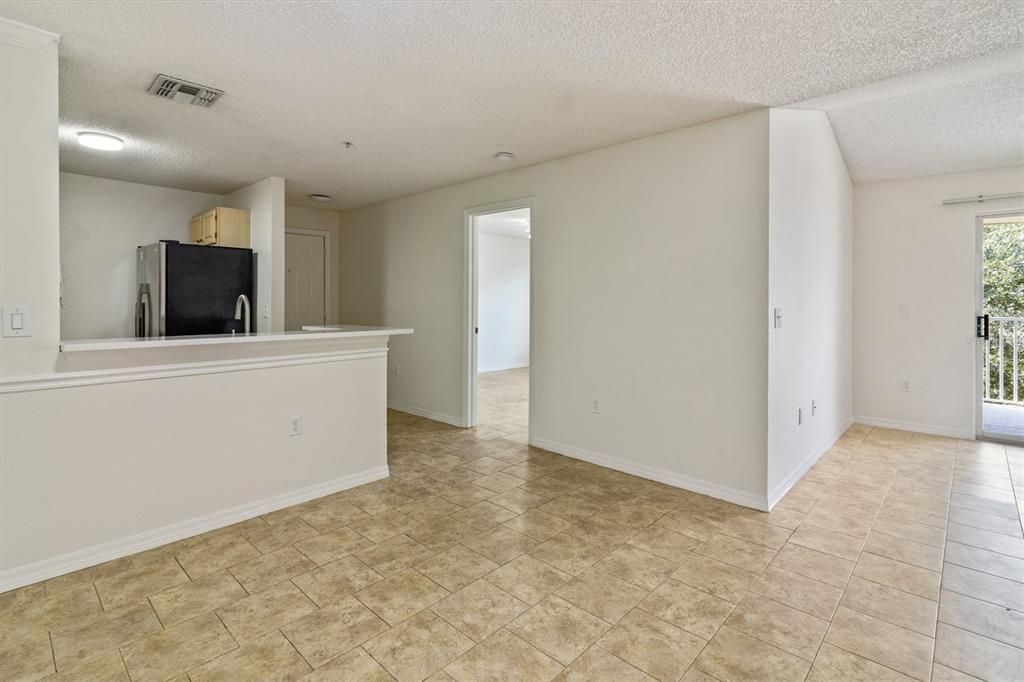 For Rent: $1,550 (2 beds, 2 baths, 975 Square Feet)
