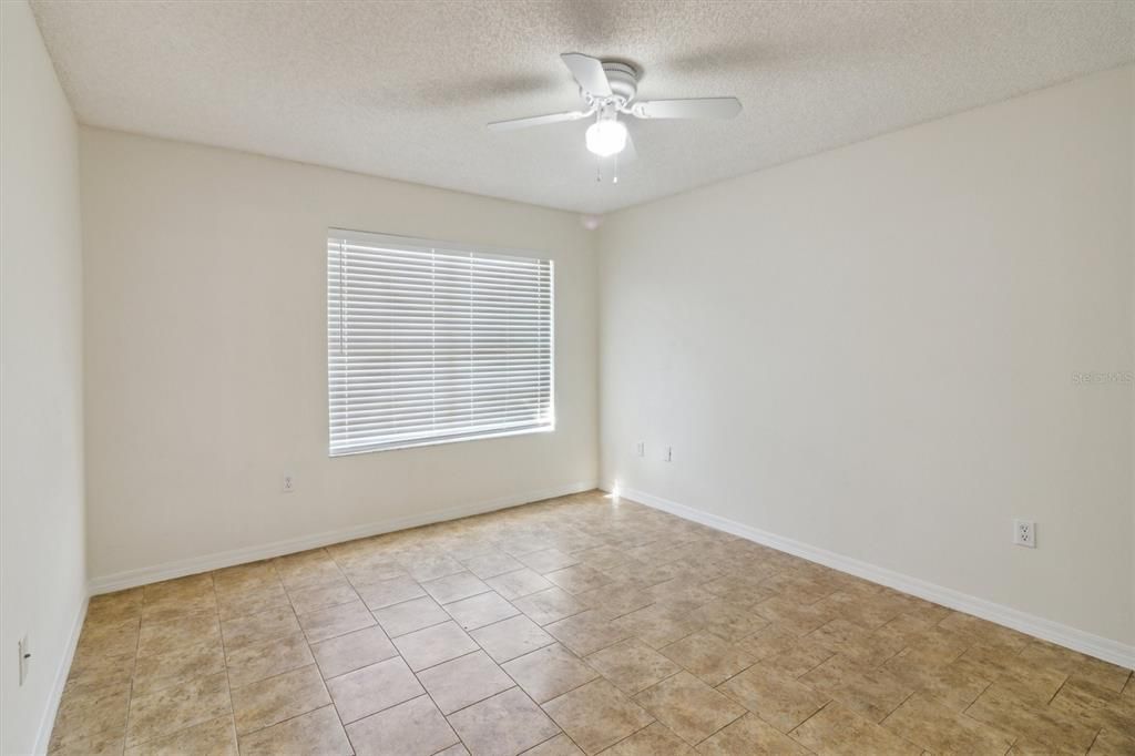 For Rent: $1,550 (2 beds, 2 baths, 975 Square Feet)