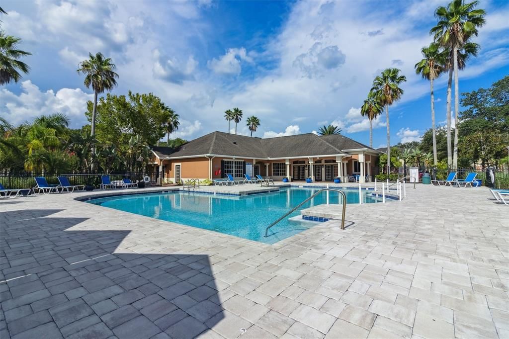 For Rent: $1,550 (2 beds, 2 baths, 975 Square Feet)