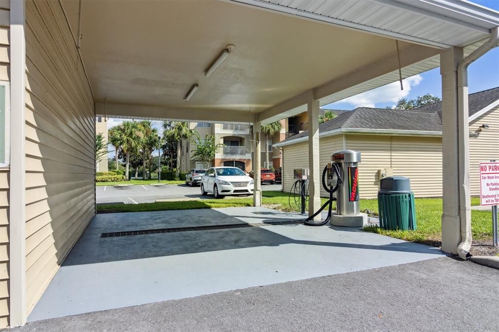 For Rent: $1,550 (2 beds, 2 baths, 975 Square Feet)