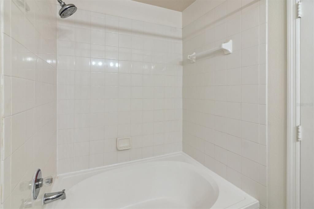 For Rent: $1,550 (2 beds, 2 baths, 975 Square Feet)